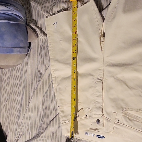 𝅺OLD Navy High Rise Shorts White Tattered Jeans Shorts - Picture 7 of 9